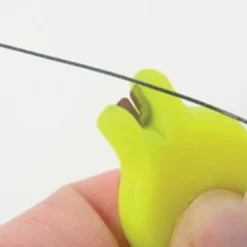 Carp Spirit - Strip Eaze Tool -Predator shop cs strip eaze step 1