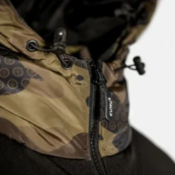 Kumu - Deception Puffa Jacket Khaki -Predator shop desktop deceptionjackets khaki detail3