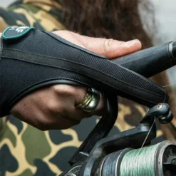 Wolf - Xk-1l Kevlar Casting Glove - Black -Predator shop wolf kevlar casting glove xk 3